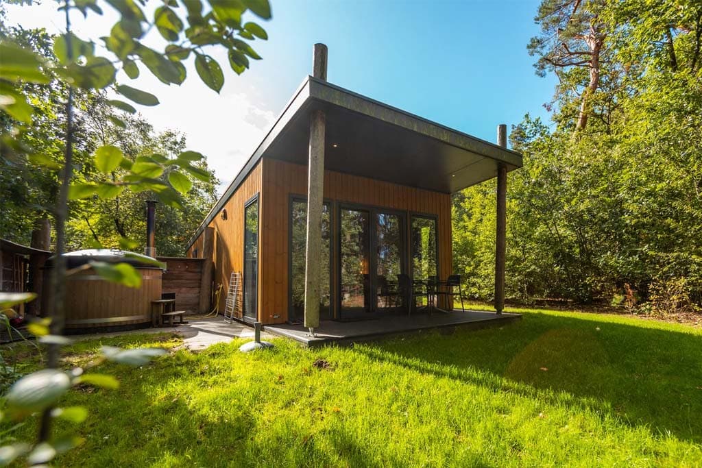 Vakantiepark De Wiltzangh Bosrand Wellness Cabin huisje met jacuzzi