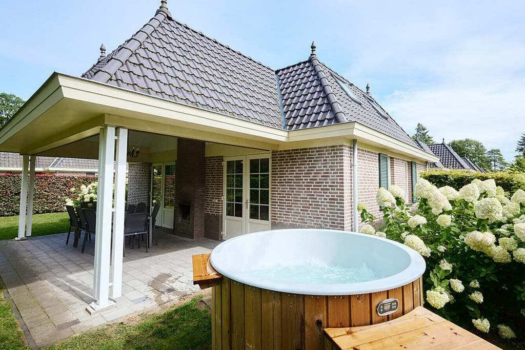 Vakantiepark de IJsvogel Villa de IJsvogel Jacuzzi in Gelderland - foto 1