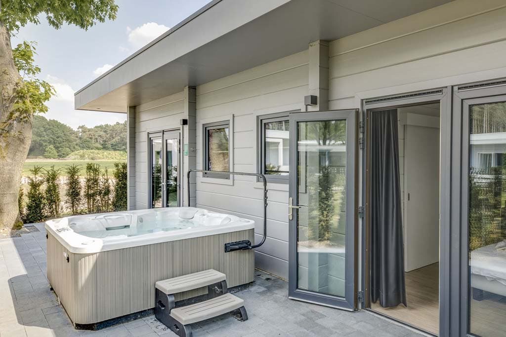 Landal Vakantiepark Mooi Zutendaal Bubbelbad Villa in België - foto 2
