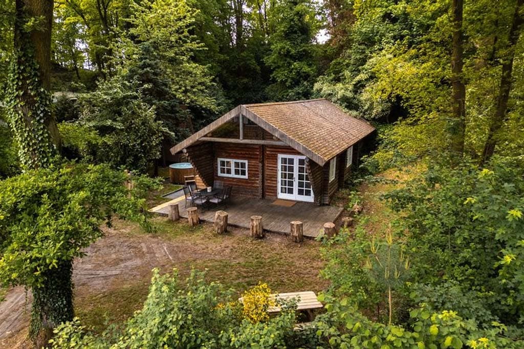 Vakantiepark Sandberghe Huys van de Boswachter huisje met jacuzzi